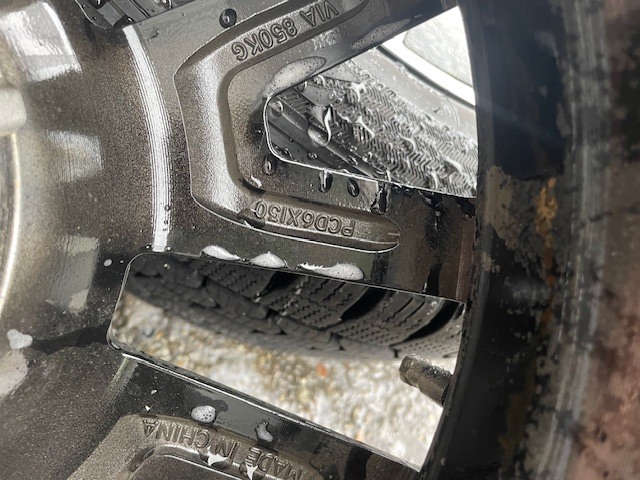 グランエース☆スタッドレスタイヤ☆ブリザック☆引き取り限定☆ホイールセット☆室内保管☆2シーズンのみ使用_画像9