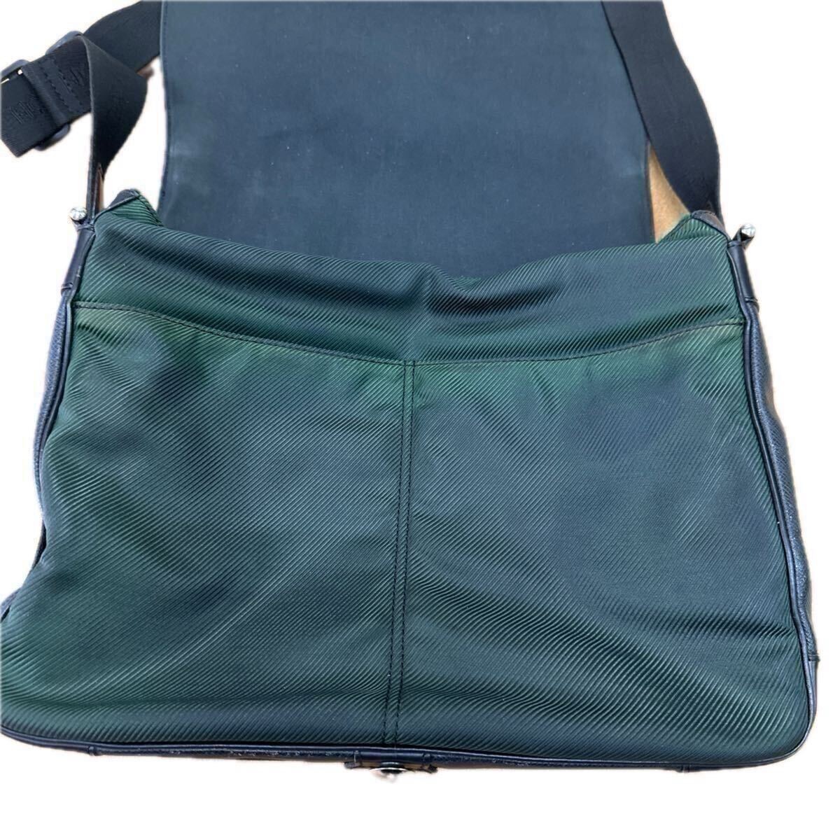 ルイ・ヴィトン　黒/タイガ/ヴィクトール/メッセンジャー/斜め掛け/ショルダー/M30142_画像2