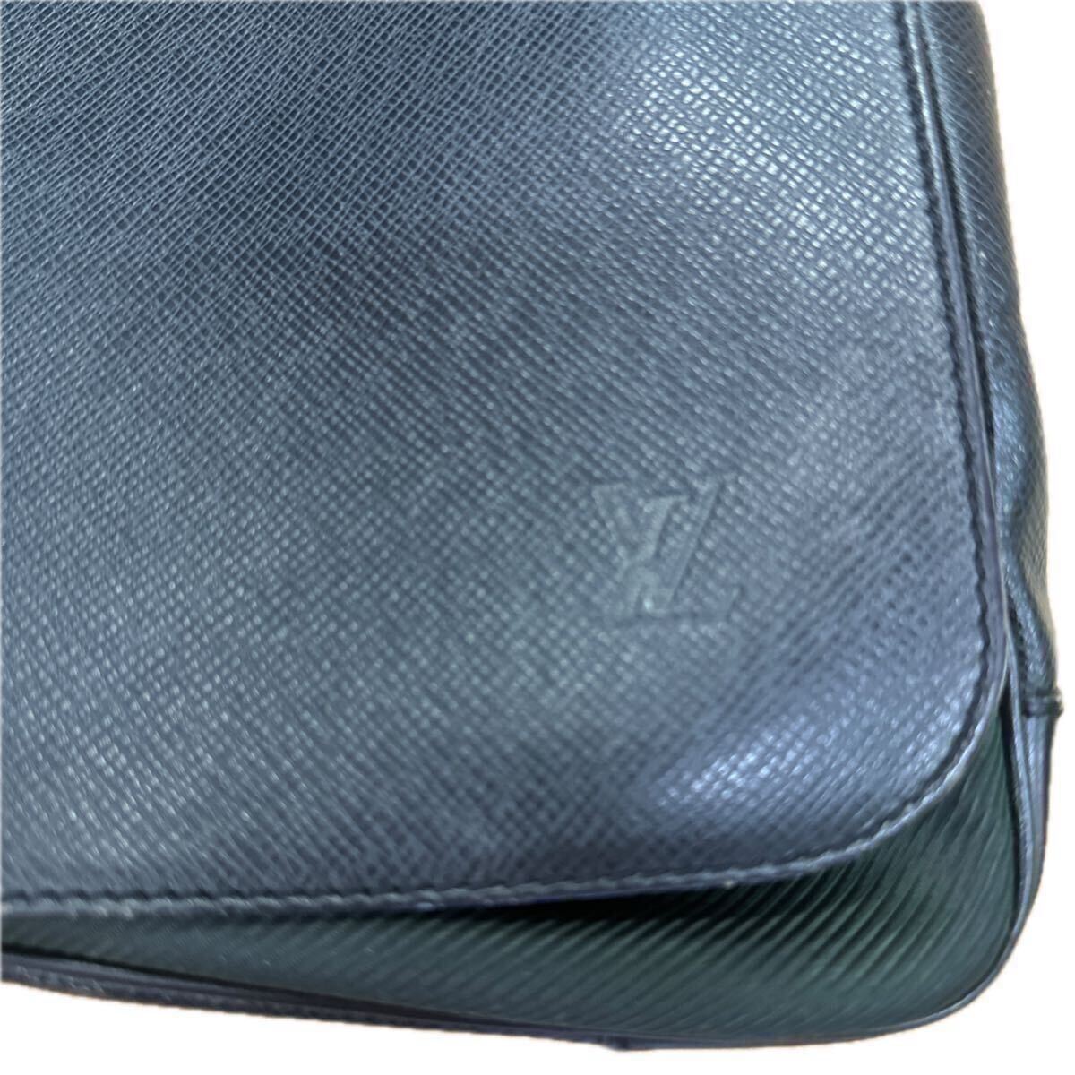 ルイ・ヴィトン　黒/タイガ/ヴィクトール/メッセンジャー/斜め掛け/ショルダー/M30142_画像4