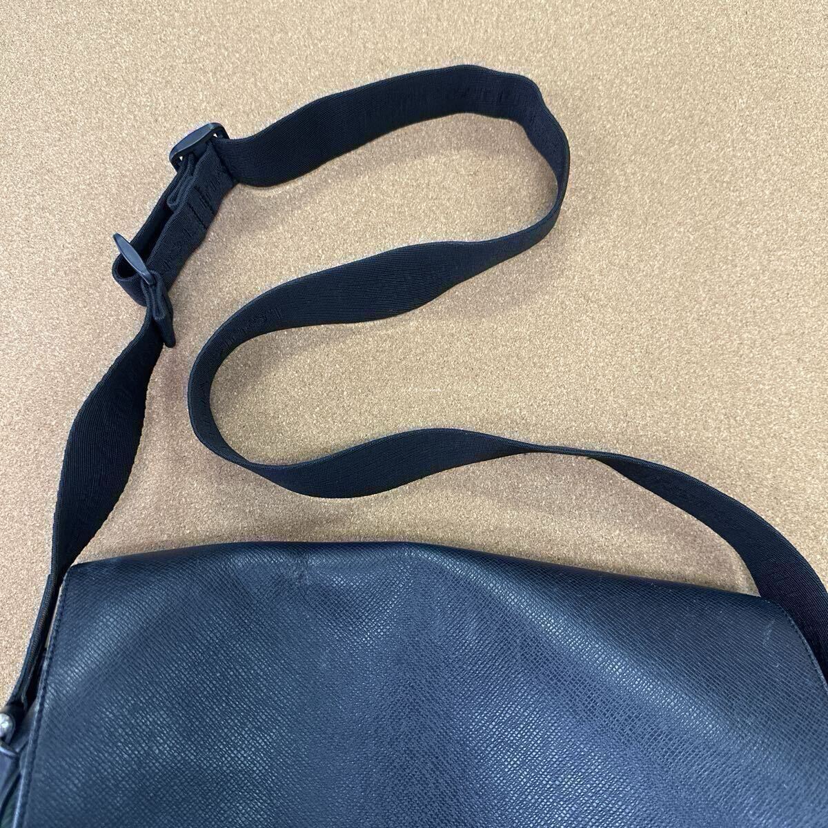 ルイ・ヴィトン　黒/タイガ/ヴィクトール/メッセンジャー/斜め掛け/ショルダー/M30142_画像6