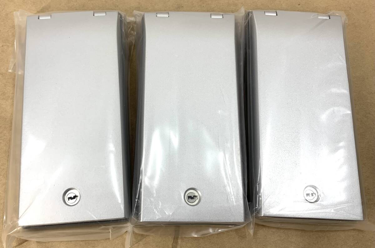 ※1円スタート【新品・未開封品】【3個】神保電器 防雨形配線器具 鍵付きセキュリティカバー シルバー TDP-3WKY-SV_画像1