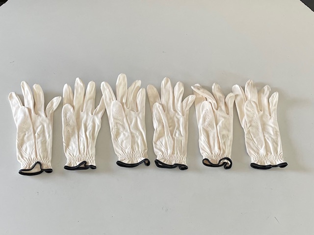 \☆在庫処分価格☆/ 【送料185円】☆ゴルフ 手袋 左手 ゴルフグローブ アイボリー系統 サイズ 22 6枚セット ①_画像2