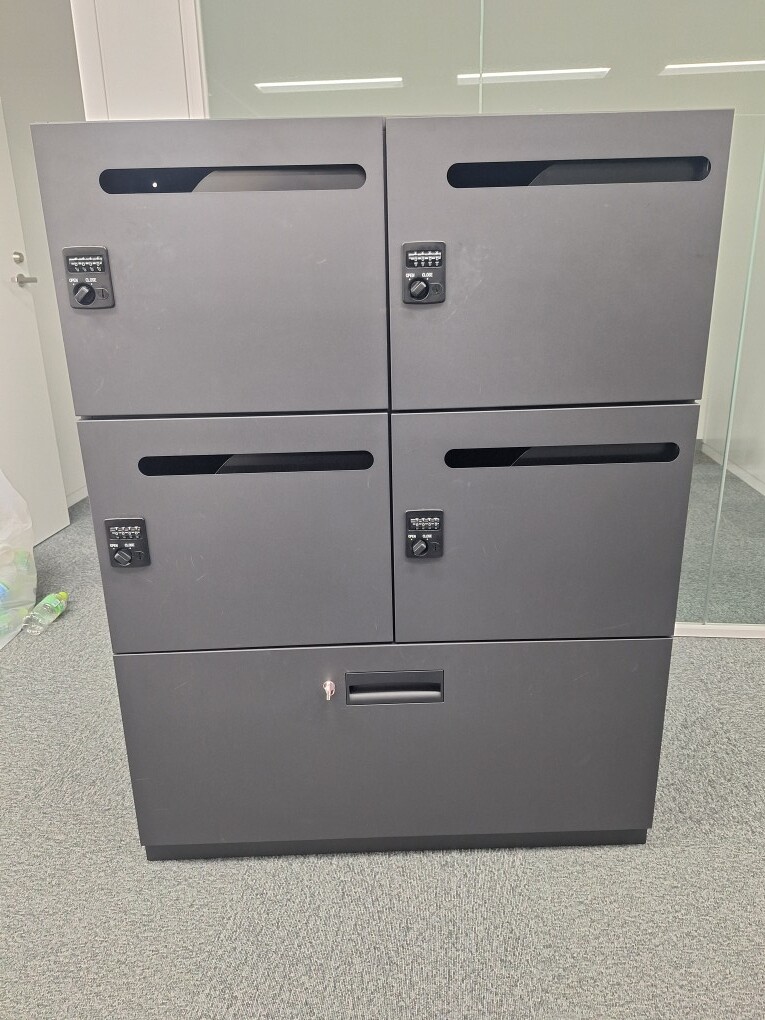 ロッカー ダイヤルキー 4ドア+引き出し 黒 ブラック⑤ 鍵付き_画像2