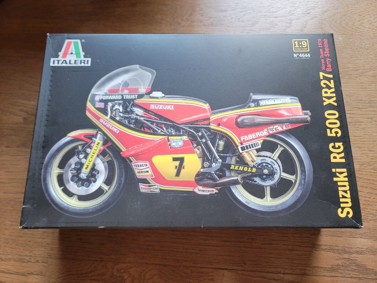 イタレリ1/9　スズキRG500　XR27 バリーシーン_画像1