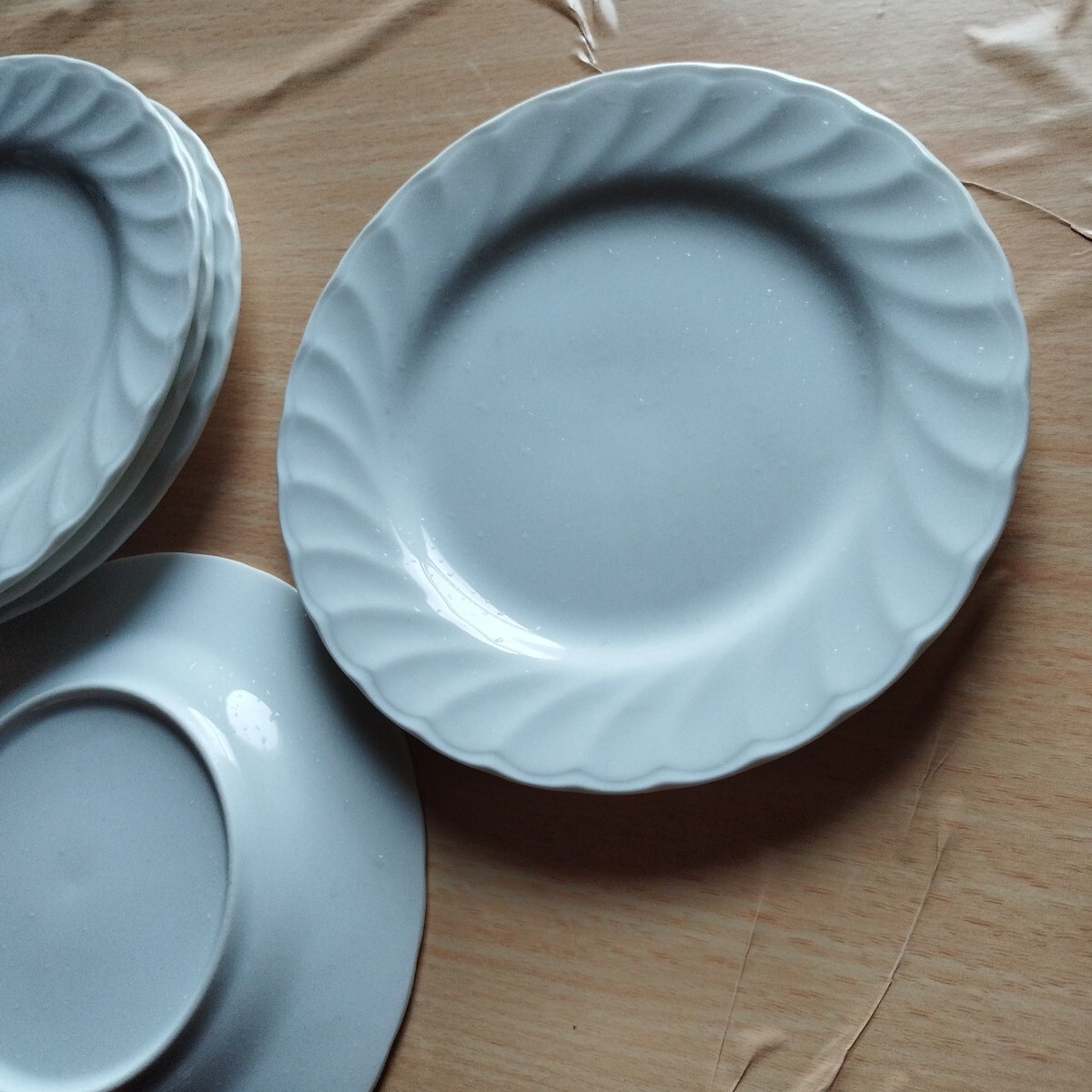 2 　ケーキ、デザート丸皿　白　5枚　外径約163mm_画像1