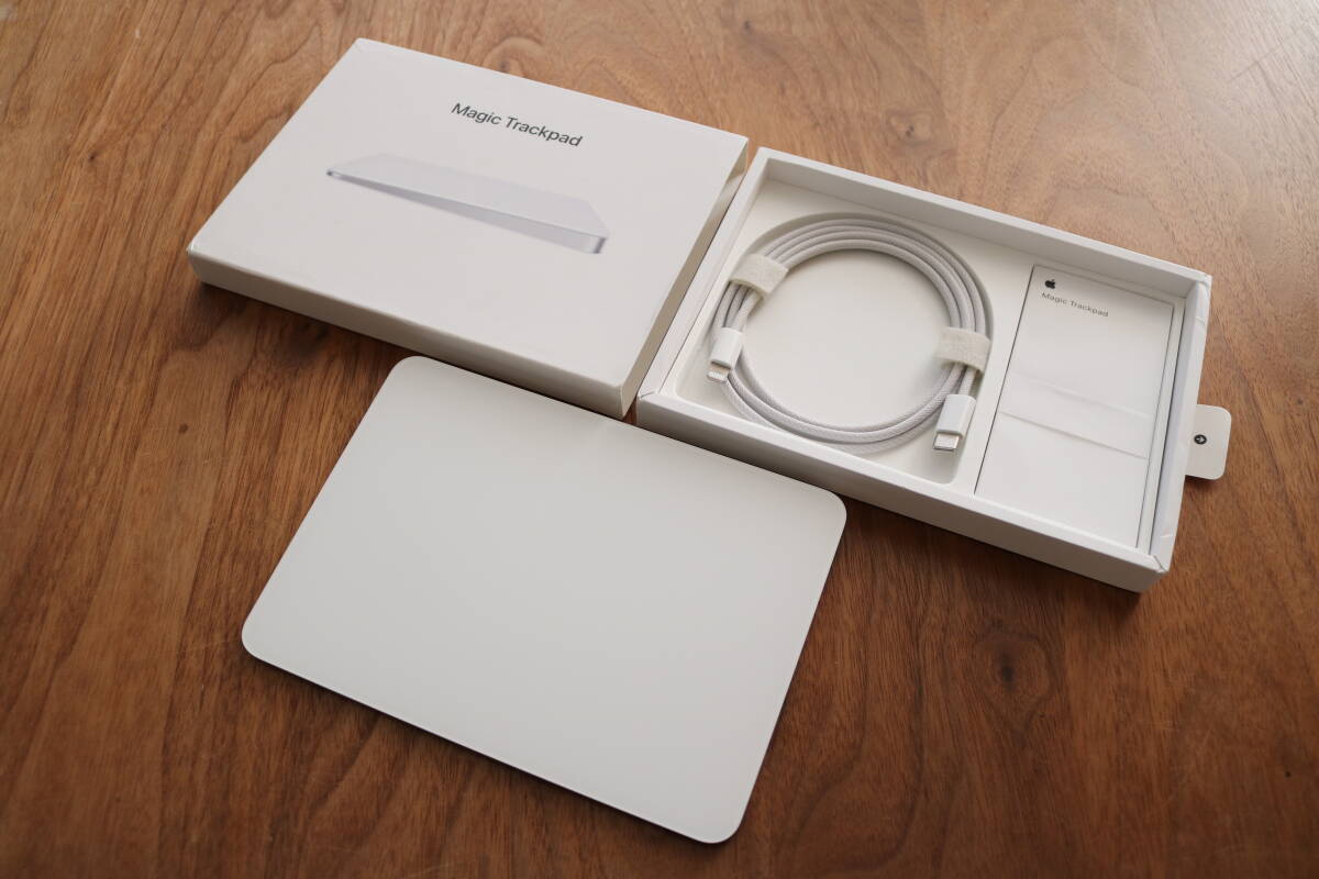 [程度良好] Apple Magic Trackpad（Multi-Touch対応）White Wireless Model A1535 MK2D3CH/A トラックパッド ホワイト_画像1