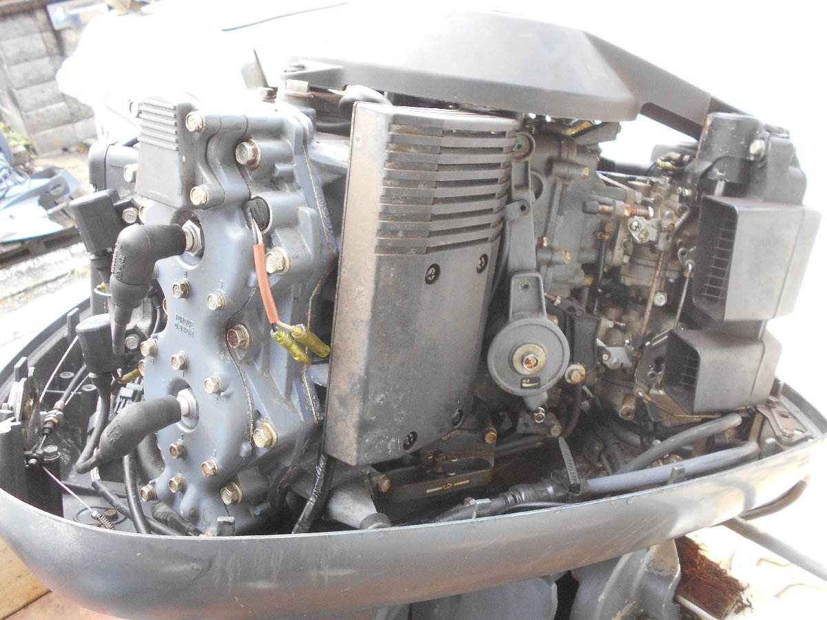 YAMAHA yamaha ヤマハ 2ストローク　115馬力船外機 L足 ペラ付き 2001年製 クランキングOK 28-10 中古品_画像3