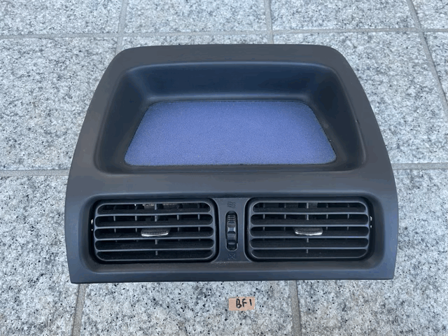 ★☆トヨタ アルテッツァ SXE10用純正センターエアコンパネル☆★_画像1