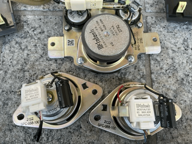 ★☆後期 スバル レガシィ BRG BMM BRM BR9 BM9用純正オプションマッキントッシュ コンソールダッシュスピーカー センター左右 3/3☆★_画像5