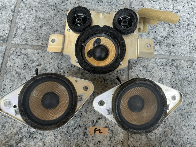 ★☆後期 スバル レガシィ BRG BMM BRM BR9 BM9用純正オプションマッキントッシュ コンソールダッシュスピーカー センター左右 3/3☆★_画像2