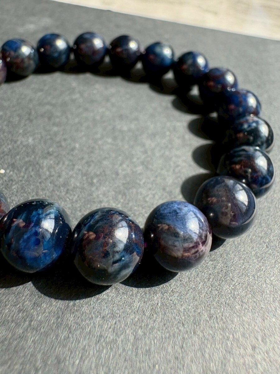 希少石 ブルースギライト 南アフリカ産 9mm玉 ブレスレット 内径約16cm 高品質 ブレスレット スギライト杉石 パワーストーン 鑑定書あり_画像8