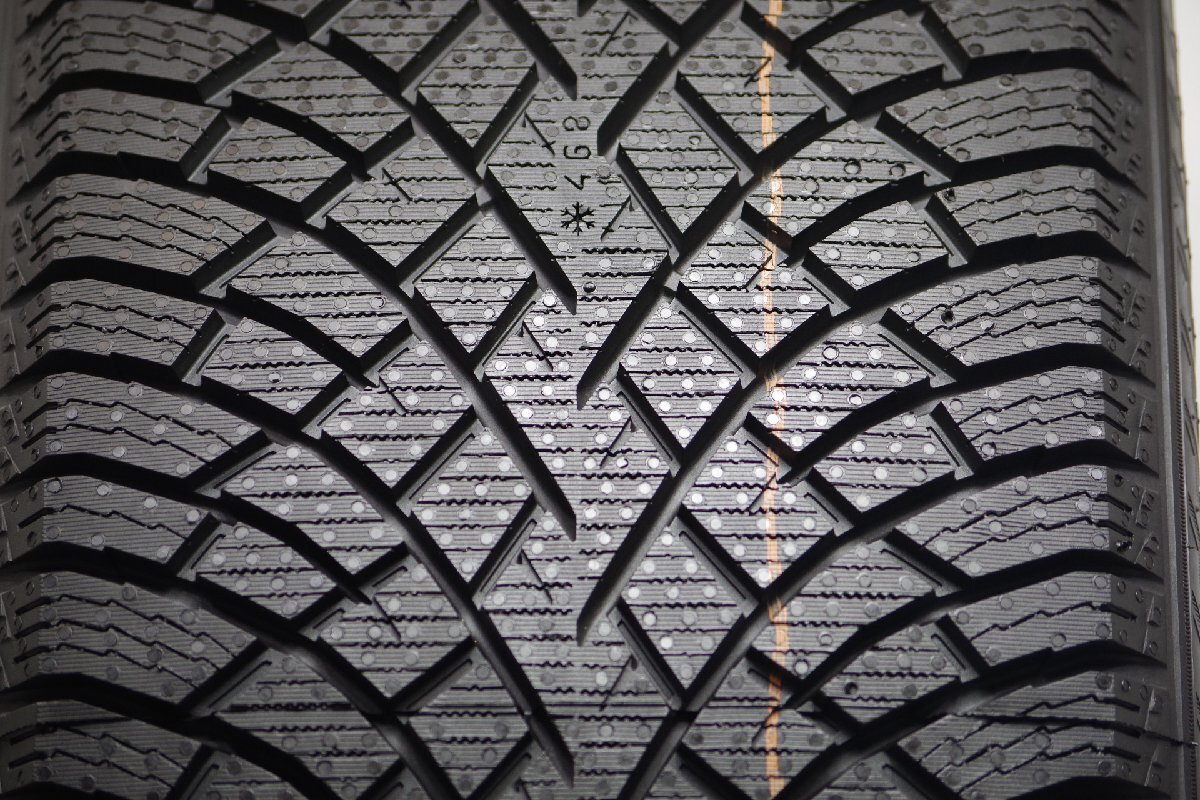 V-445(送料無料/代引きOK)ランクN 中古 ほぼ新品 225/45R18 ノキアンタイヤ HAKKAPELIITTA ハッカペリッタ R5 2022年 スタッドレス 1本_画像3