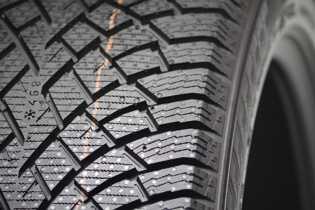 V-445(送料無料/代引きOK)ランクN 中古 ほぼ新品 225/45R18 ノキアンタイヤ HAKKAPELIITTA ハッカペリッタ R5 2022年 スタッドレス 1本_画像5