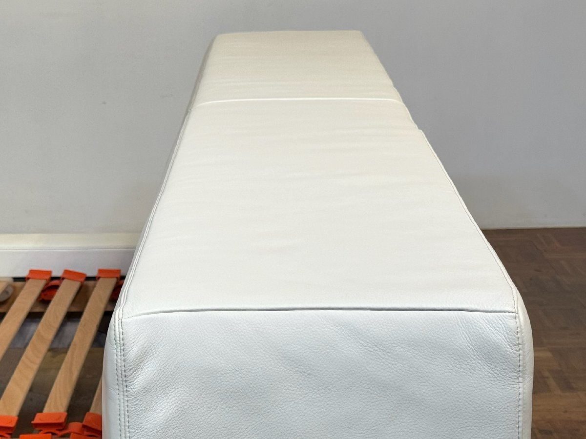 ps0269｜Poltrona Frau 総本革 Roberto Palomba 総本革 SERA/セラ ミニマムレザーキングベッドフレーム｜ポルトローナフラウ 大塚家具 B＆B_画像6