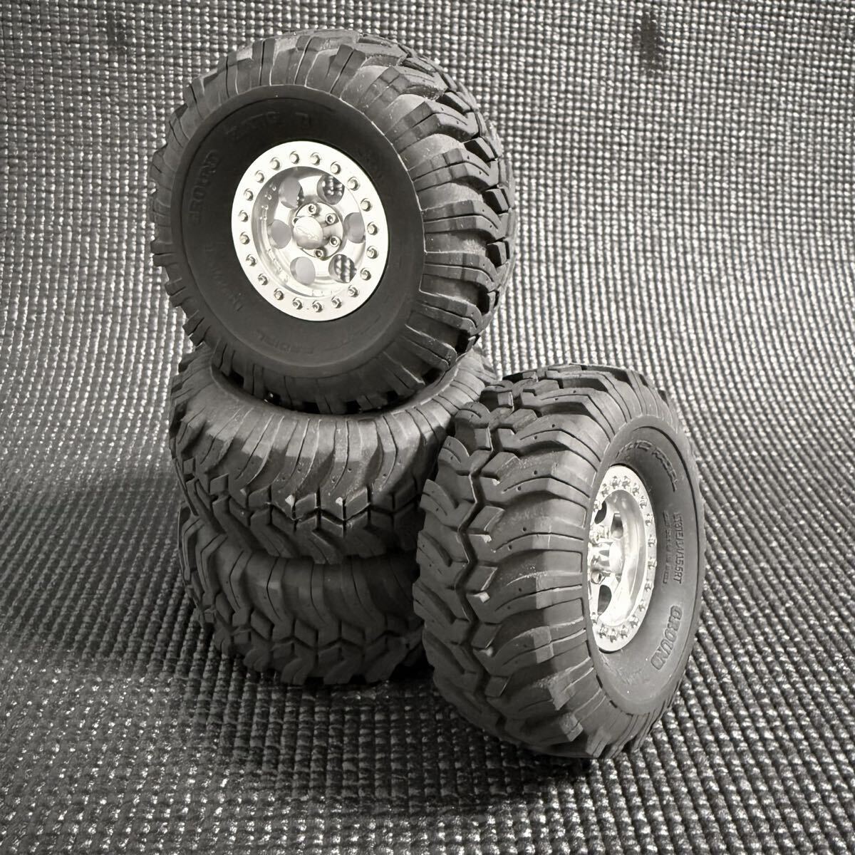 RC4WD Interco グランドホグ II & レースライン リボルバー ビードロックホイール 1.55 セット_画像1