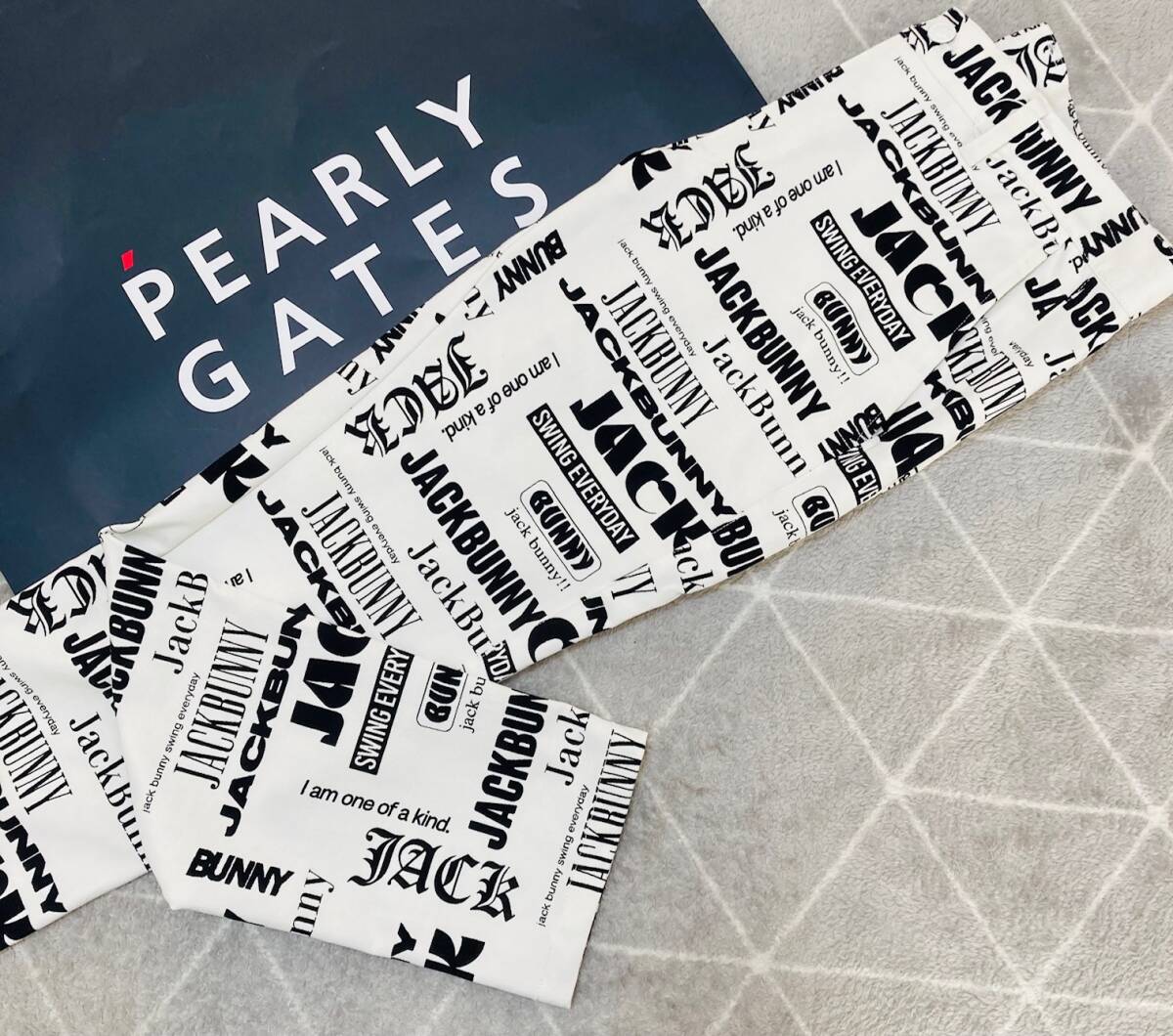 新品 パーリーゲイツ ジャックバニー ジャージツイル 総柄テーパードパンツ(6)サイズLL/白 PEARLY GATES JACK BUNNY_画像1