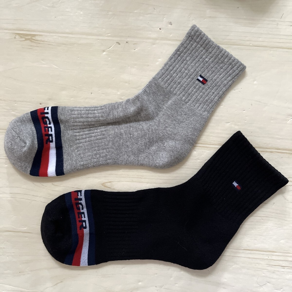 グレー 灰色 3足組 新品 トミー ヒルフィガー ブランド 靴下 ソックス プレゼント ロゴ 正規品　TOMMY HILFIGER メンズ 紳士靴下 ミドル丈_画像5