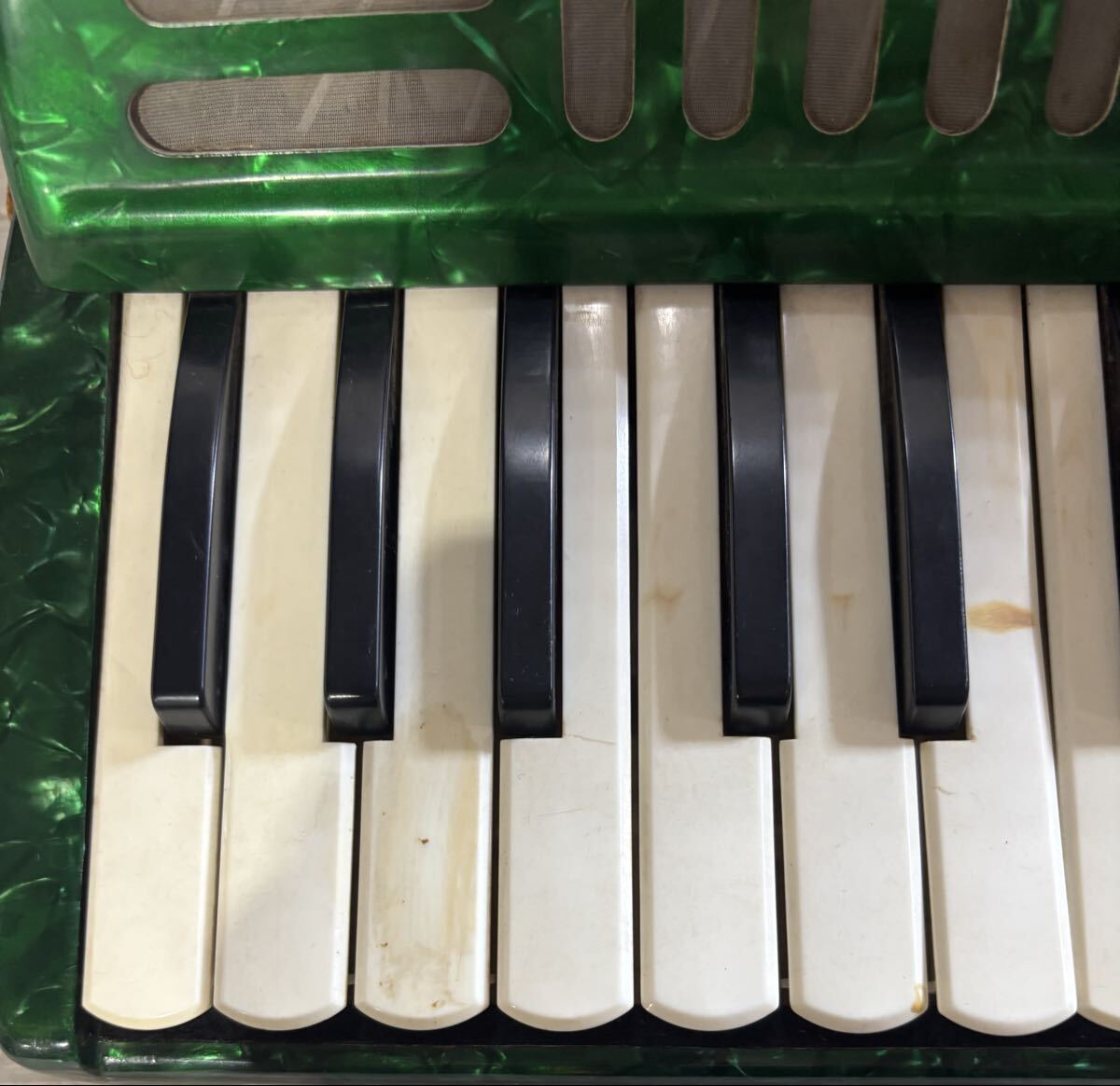 ★格安スタート！送料込み！ YAMAHA アコーディオン アルト ケース有り ヤマハ 鍵盤楽器 レトロ アンティーク 目立つ傷あり☆_画像3