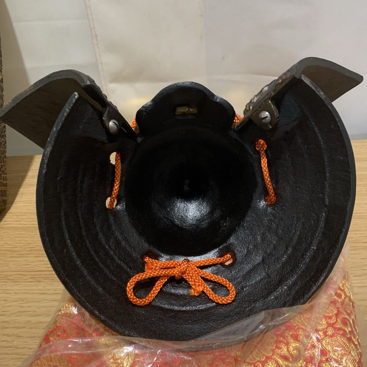 ★★格安スタート！送料込み！五月人形　かぶと　兜　兜飾り　 出世兜 置物　オブジェクト　源氏兜　美術工芸　★★_画像5