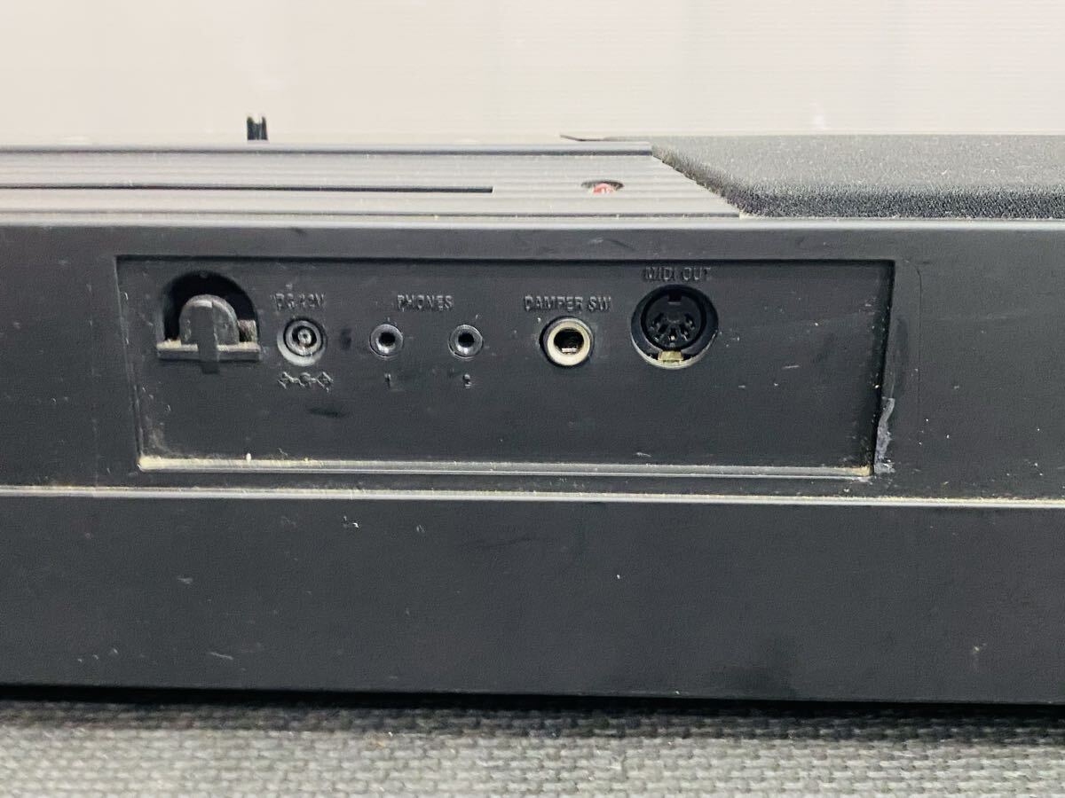 ☆ KORG コルグ デジタルピアノ 電子ピアノ SP-170S 88鍵 2011年製 鍵盤楽器 ACアダプター付き 通電確認済み ジャンク品_画像10