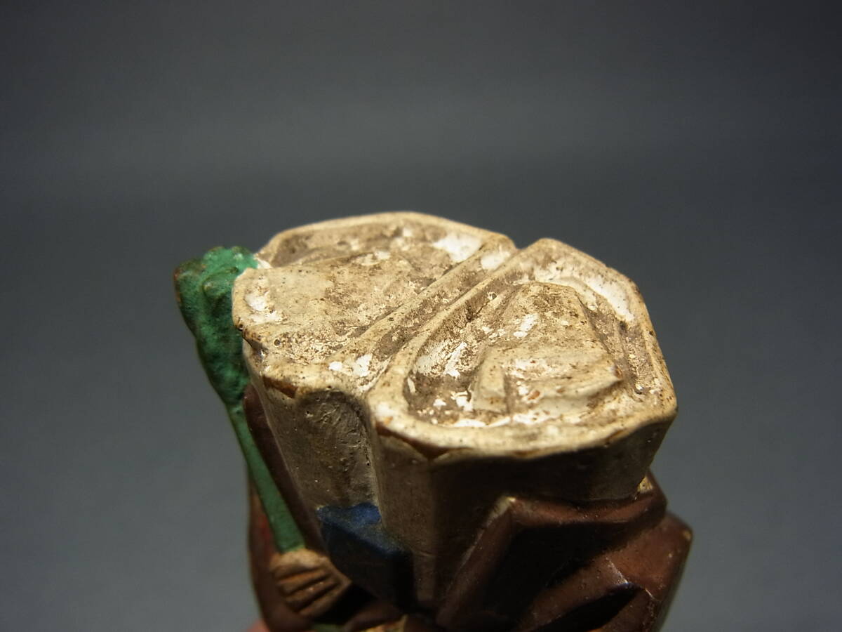 *.* времена предмет * украшения /.. предмет * старый цвет один меч гравюра * Nara резьба по дереву . netsuke 