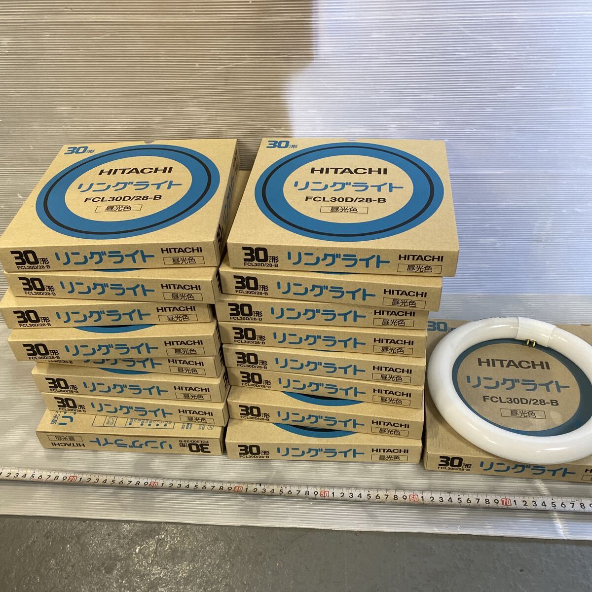 HITACHI фары со светящимися кольцами 30 ватт форма FCL30D/28-B днем свет цвет не использовался товары долгосрочного хранения 17 шт суммировать долгосрочное хранение поэтому работа неизвестен б/у товар лампа дневного света электрический 