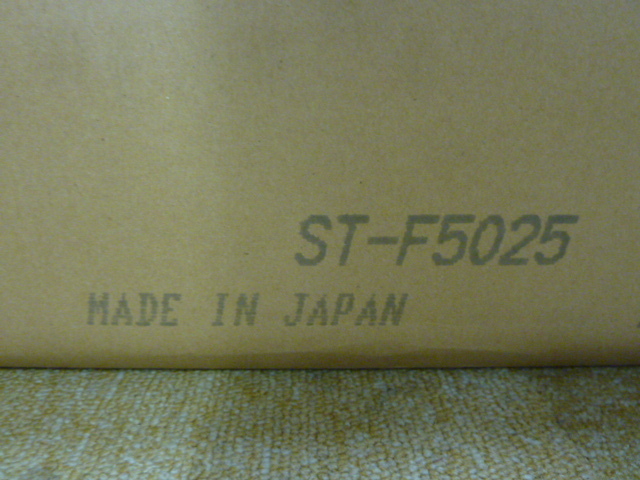 T789① 未使用 SUMITOMO タイルカーペット タイル マット 50cm×50cm 計80枚 まとめ 大量 グレー系 ヘリンボーン柄 杉綾 模様替え 事務所_画像5