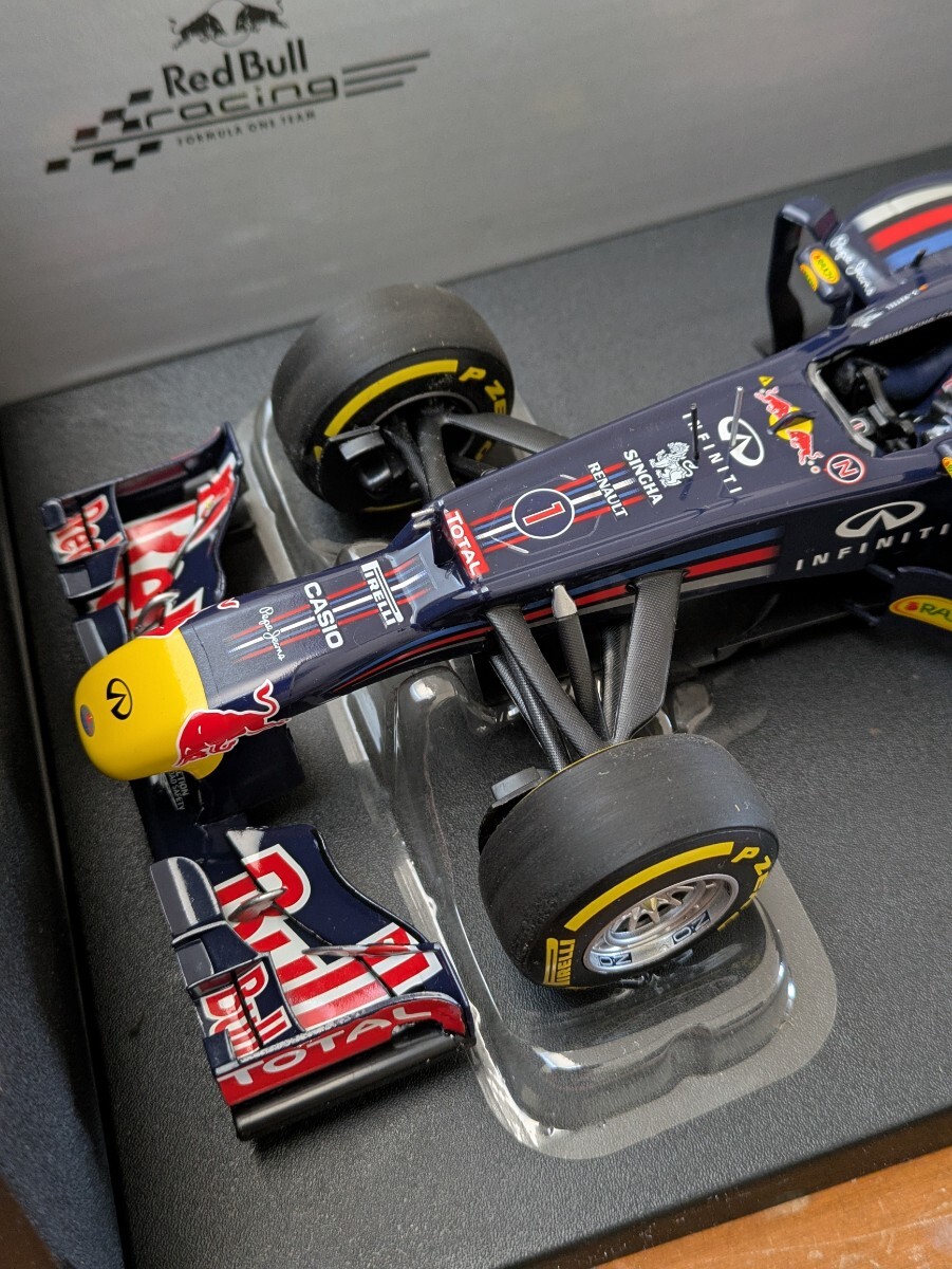 ☆稀少品!PMA 1/18 レッドブル レーシング ルノー RB8 #1 S.ベッテル 2012年シーズンモデル ☆ _画像2