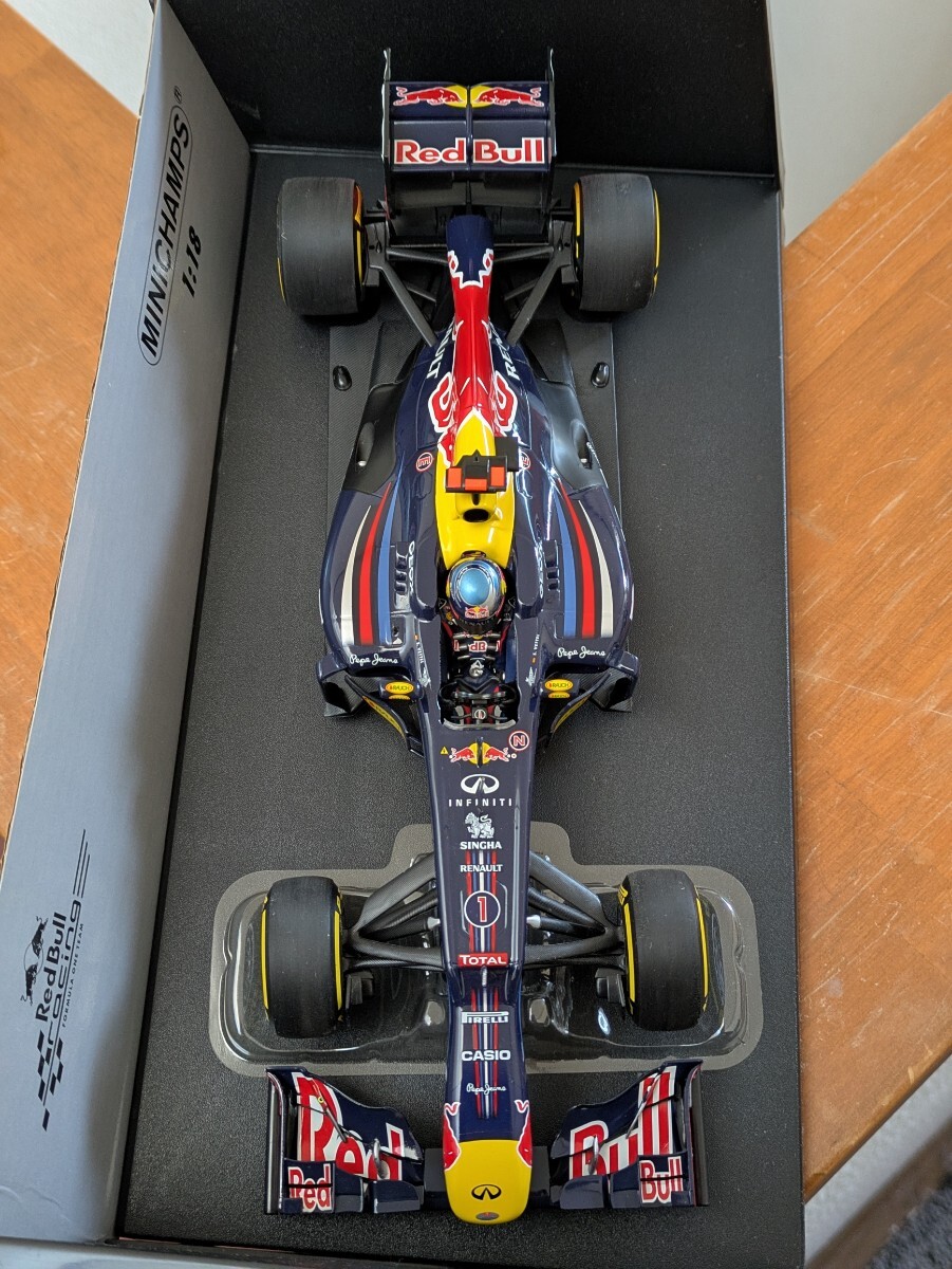 ☆稀少品!PMA 1/18 レッドブル レーシング ルノー RB8 #1 S.ベッテル 2012年シーズンモデル ☆ _画像6