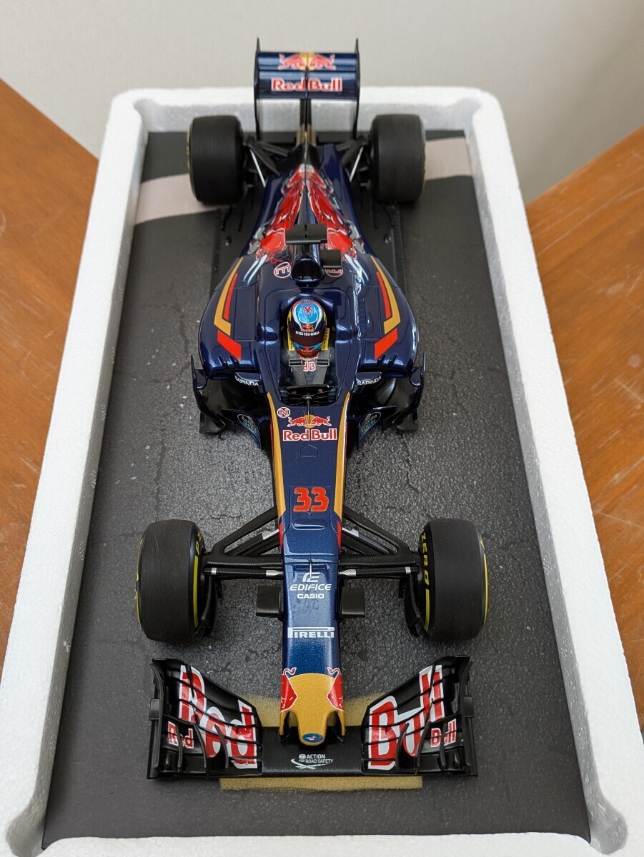 ☆超稀少品 ! 初期生産ロッド! PMA 1/18 スクーデリア トロロッソ STR11 #33 M.フェルスタッペン バーレーンGP 2016シーズン ☆ _画像6