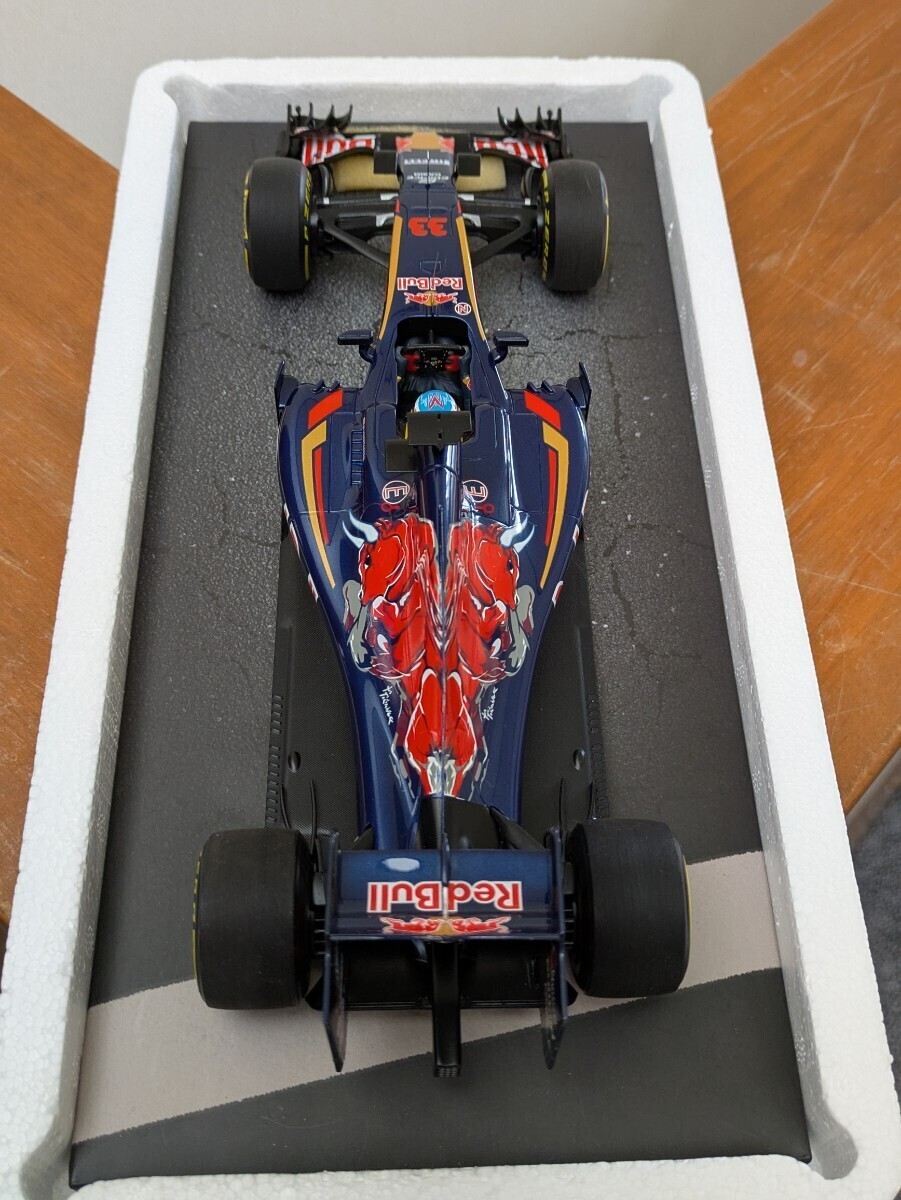 ☆超稀少品 ! 初期生産ロッド! PMA 1/18 スクーデリア トロロッソ STR11 #33 M.フェルスタッペン バーレーンGP 2016シーズン ☆ _画像7