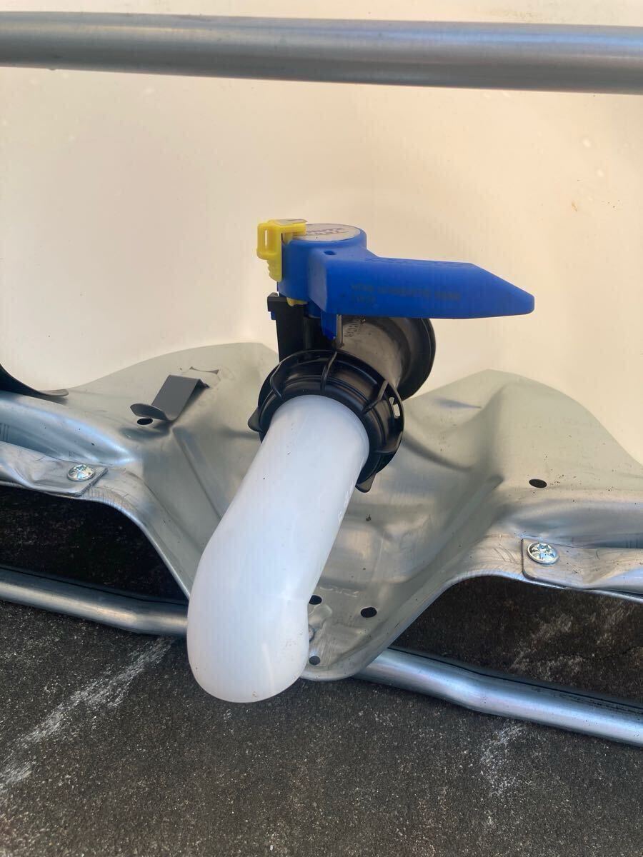 水タンク 綺麗 超美品 貯水タンク 農業用水 高圧洗浄機 災害非常用水 1000水槽 ローリータンク 海水貯水 アドブルー 給水タンク_画像5