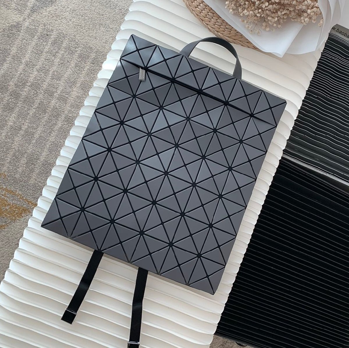 BAO BAO ISSEY MIYAKE フラップバックパック リュック 40*34cm_画像1