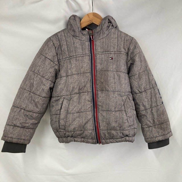 C641 トミーヒルフィガー XS アメリカ古着 中綿 ジャンパー グレー TOMMY HILFIGER キッズ_画像1