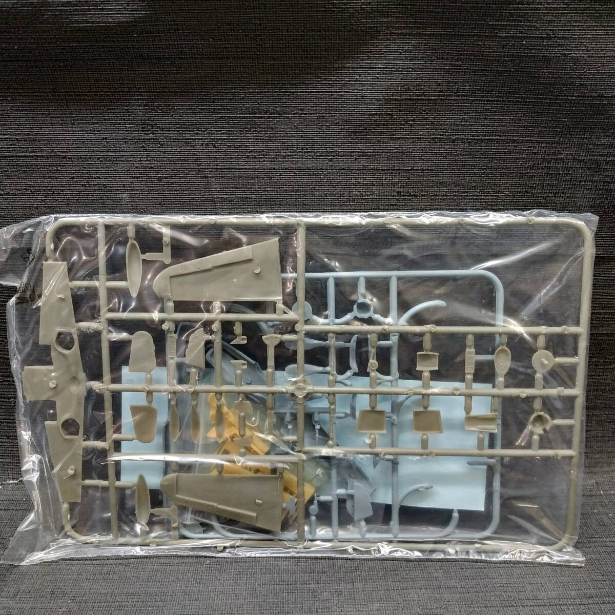 ☆KP Models Avia S-199 &#34;Sakeen&#34; イスラエル空軍戦闘機 1/72 説明書付 プラモデル チェコ共和国製 外箱破れあり☆H90346_画像3