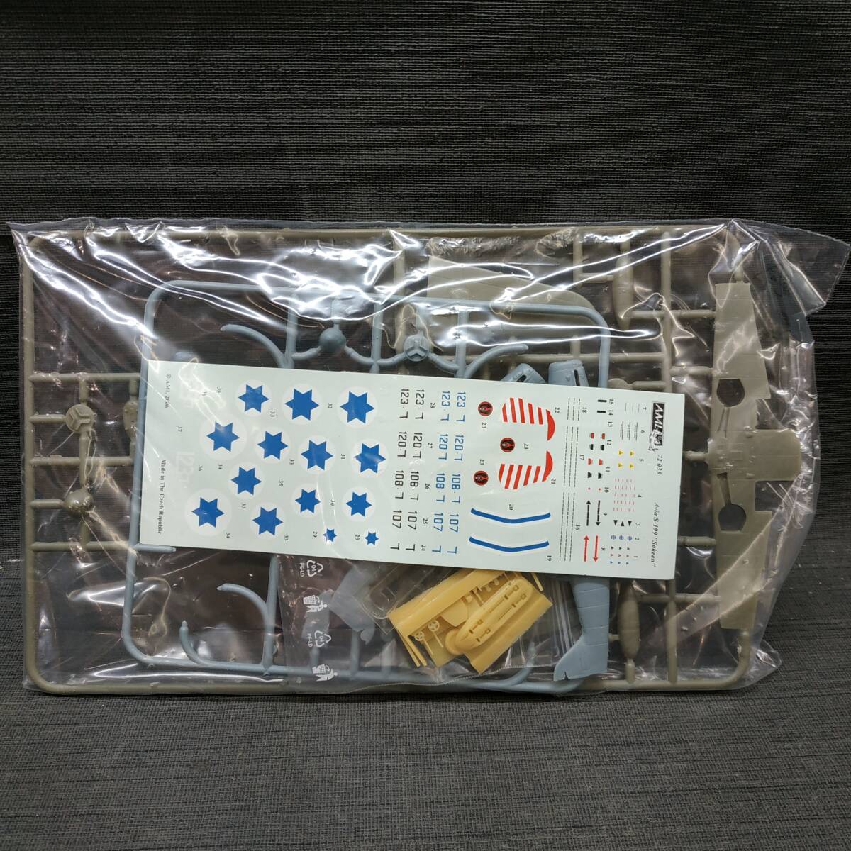 ☆KP Models Avia S-199 &#34;Sakeen&#34; イスラエル空軍戦闘機 1/72 説明書付 プラモデル チェコ共和国製 外箱破れあり☆H90346_画像2