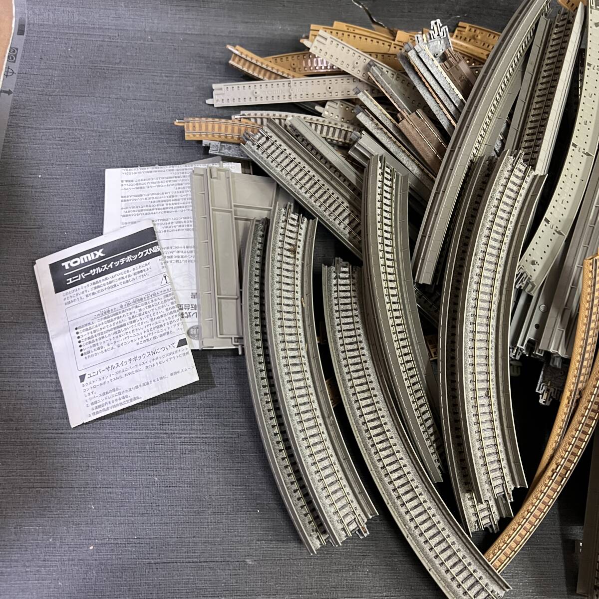 ▼Nゲージ 線路 まとめ売り カーブ直線橋脚パーツ多数 未検品 ジャンク品▼E81443_画像2