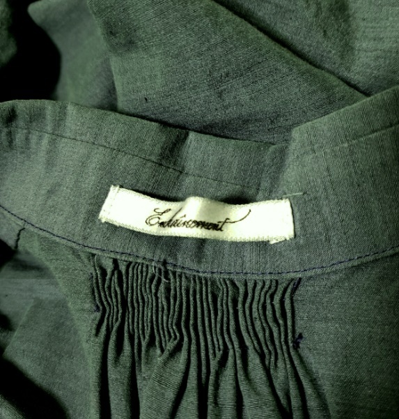 新品 定価４.3万 Enchainement ピンタックシャツワンピース ヴィンテージ風 緑 アンシェヌマン HER._画像7