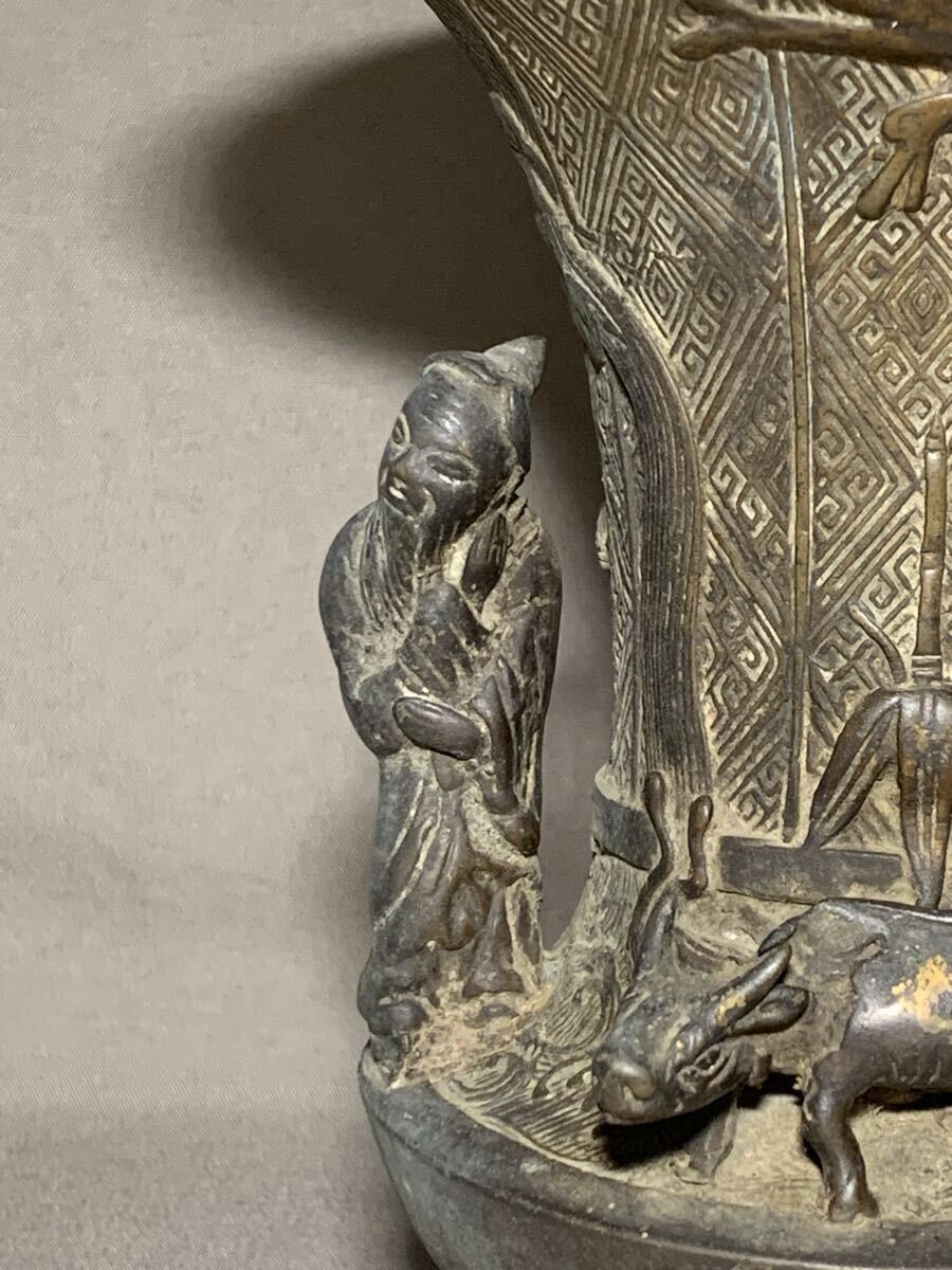 仏教美術 無銘 牛飼い唐人文仏花器_画像2