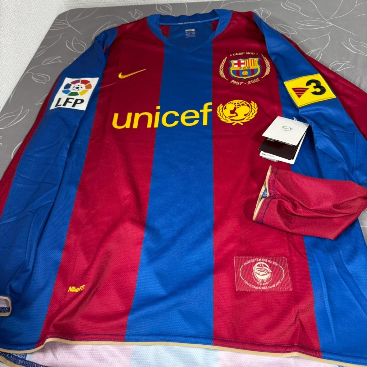 リオネル・メッシ　オーセンティック　バルセロナ　ラ・リーガ　ウェア　ユニフォーム_画像2