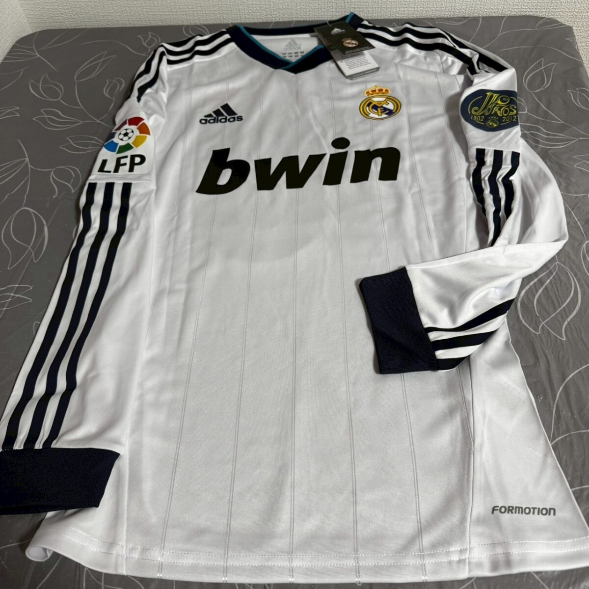 メスト・エジル　選手用オーセンティック仕様　レアル・マドリード　ウェア　ユニフォーム _画像2