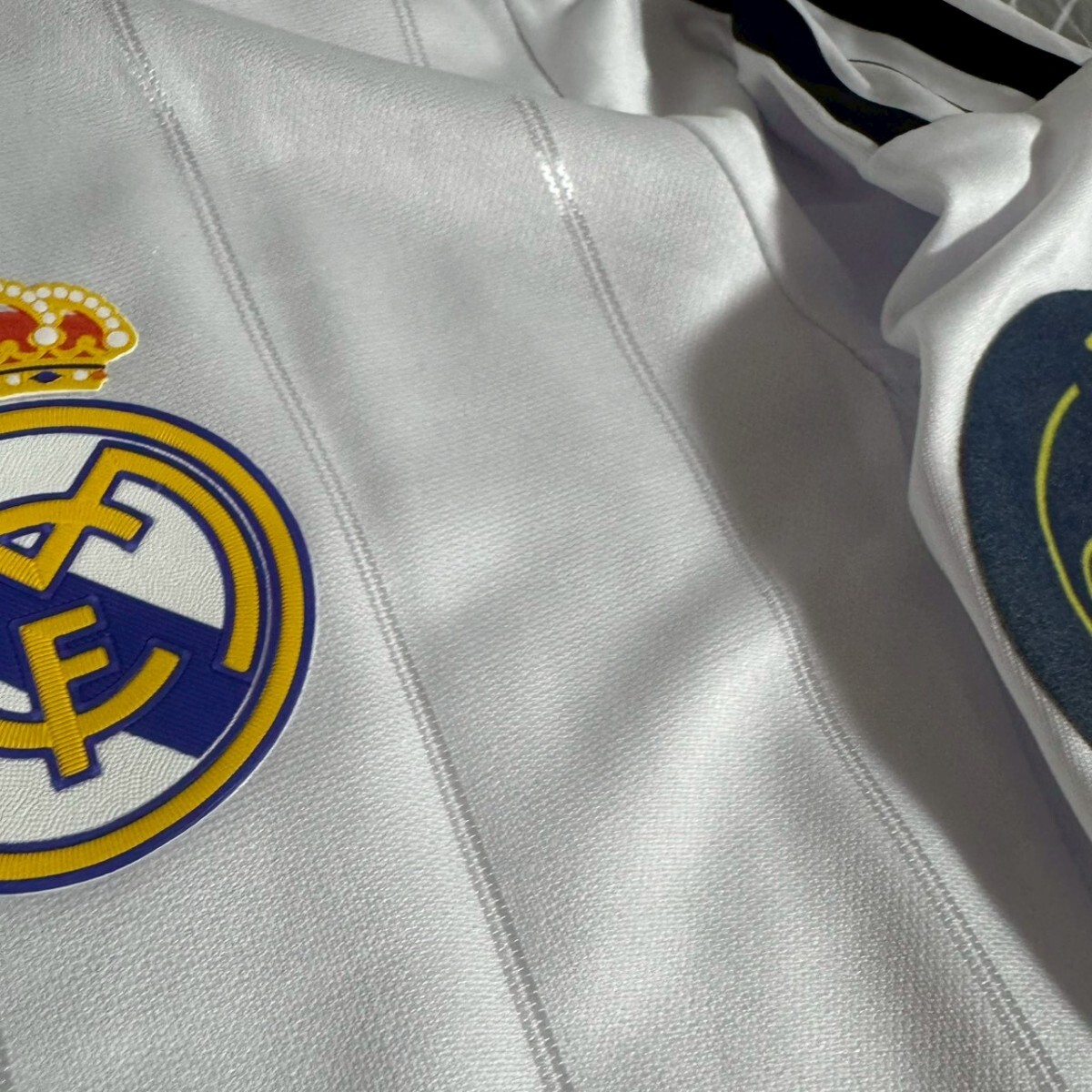 メスト・エジル　選手用オーセンティック仕様　レアル・マドリード　ウェア　ユニフォーム _画像3