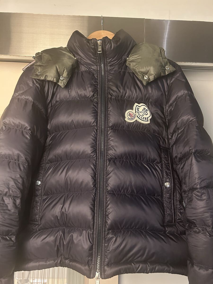MONCLER ネイビー　ダウンジャケット　ブラマント_画像1