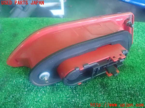 2UPJ-91731550] Alpha Romeo *156 Sports Wagon GTA(932BXB) правый задний финишная отделка б/у 