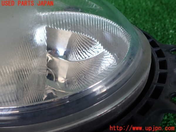 2UPJ-95181180]BMW Mini (MINI) Cooper S с откидным верхом (MS16)(R57) правая противотуманная фара б/у 