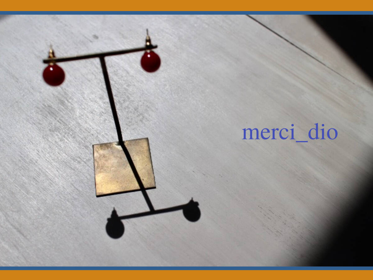 シップス SHIPS ディープレッド ボール スタッドピアス ミディアムサイズ ダークレッド チェリーレッド ゴールドカラー 新品 未使用 wai_画像9