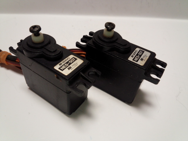 ＪＲ 製 サーボ ＮＥＳ-５０７　２個 セット　コード 延長して有ります。_画像2