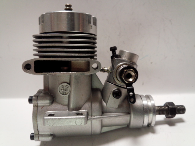 OS 製 MAX 32 F -H リング 飛行機 用 エンジン マフラー 付き_画像4