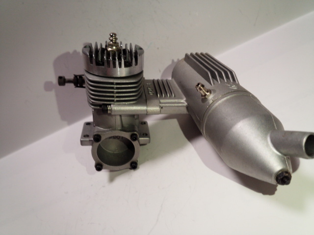 OS 製 MAX 32 F -H リング 飛行機 用 エンジン マフラー 付き_画像9