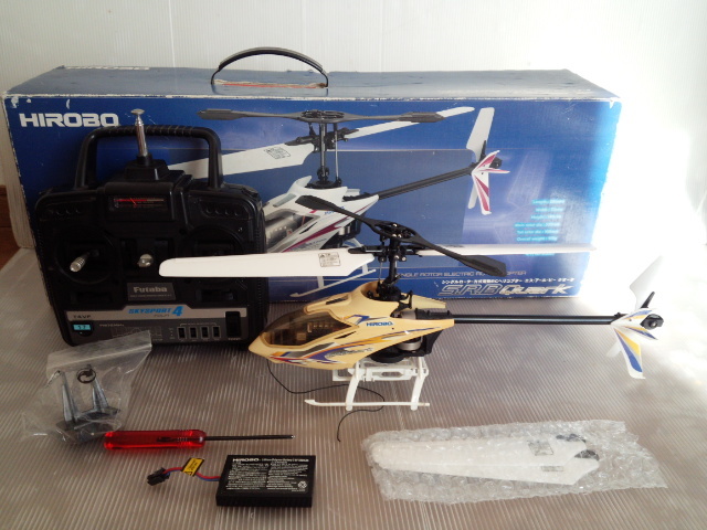 HIROBO S.R.B. Quark フタバ スカイスポーツ　４ 送信機 付き・未使用 メインローター１セット付_画像1